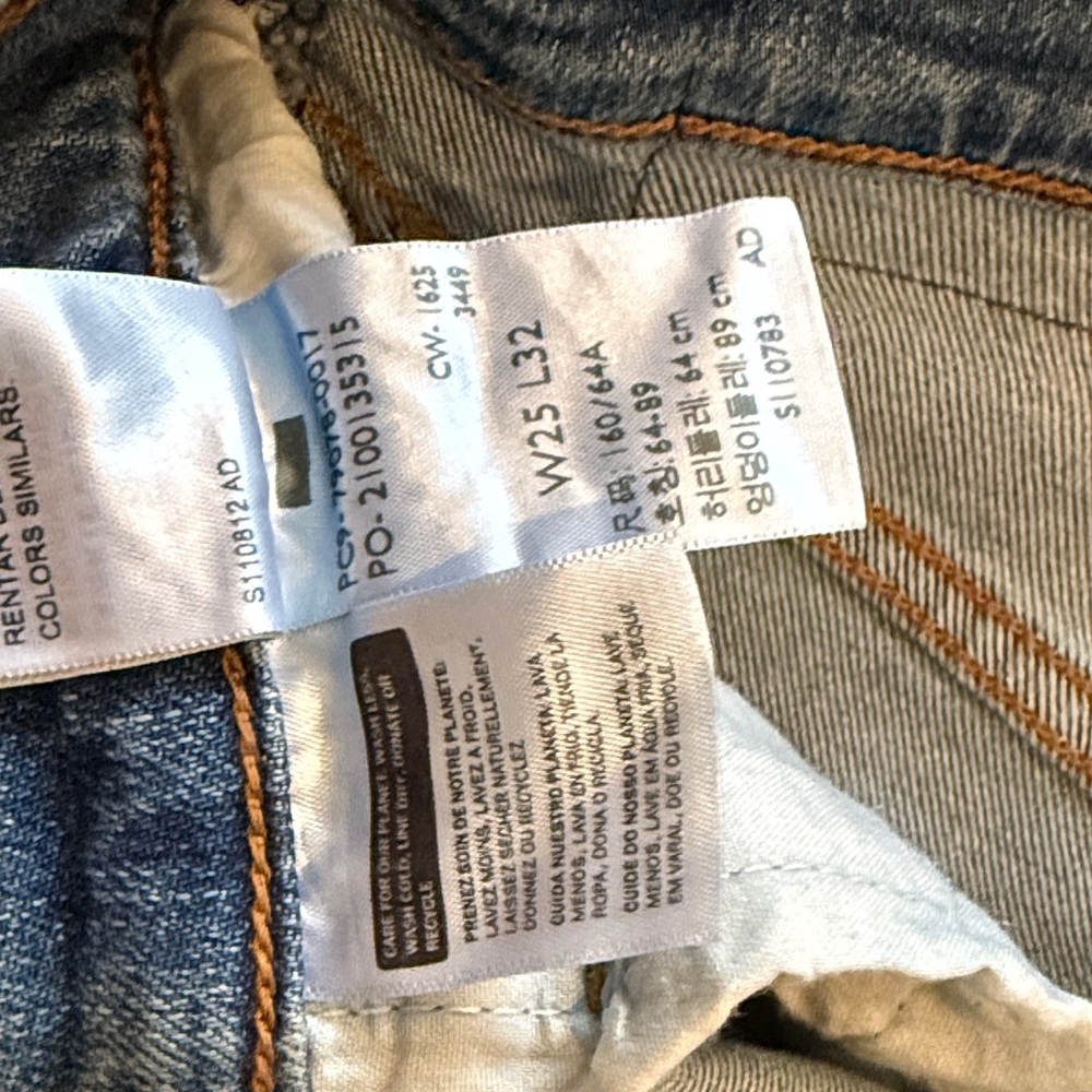 Levi's Women’s  Ribcage Straight Jeans - Picture 8 of 10